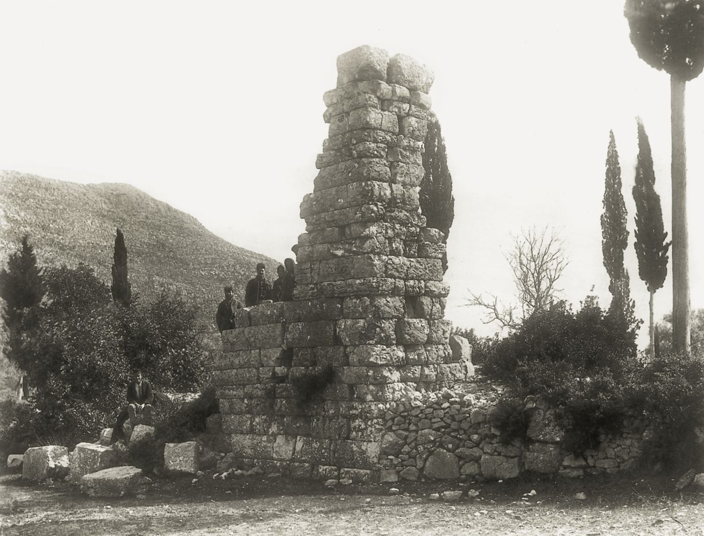 Sightseeing in Lefkada | Ancient Farmhouse, tower near Pyrgi