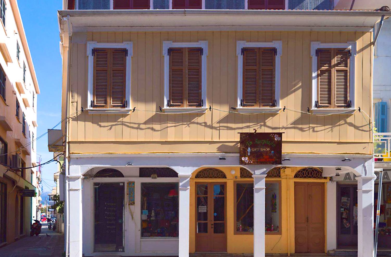 Lefkada town | The main business street of Lefkada | Architecture | Lefkada Slow Guide