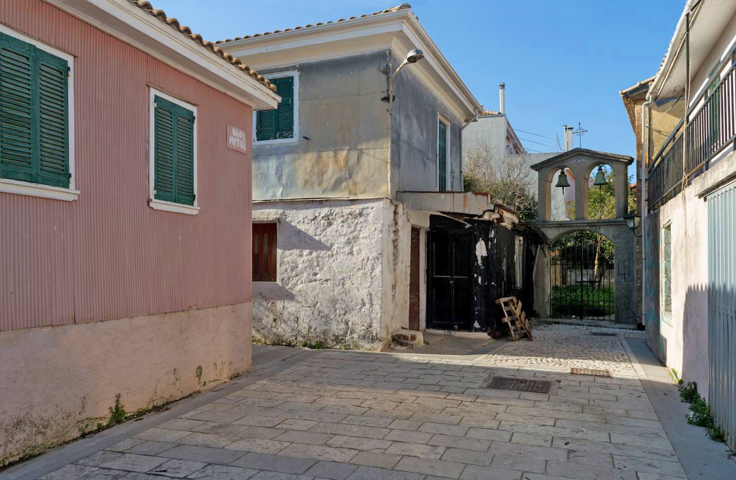 Lefkada's town | The bell tower of Agios Georgios church | Lefkada Slow Guide