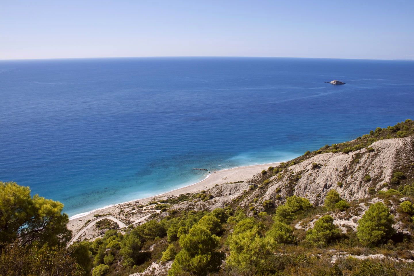 Gialos beach in Lefkada: a big sandy beach | Lefkada Slow Guide